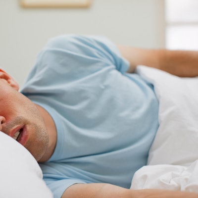 GettyImages-Mann schläft