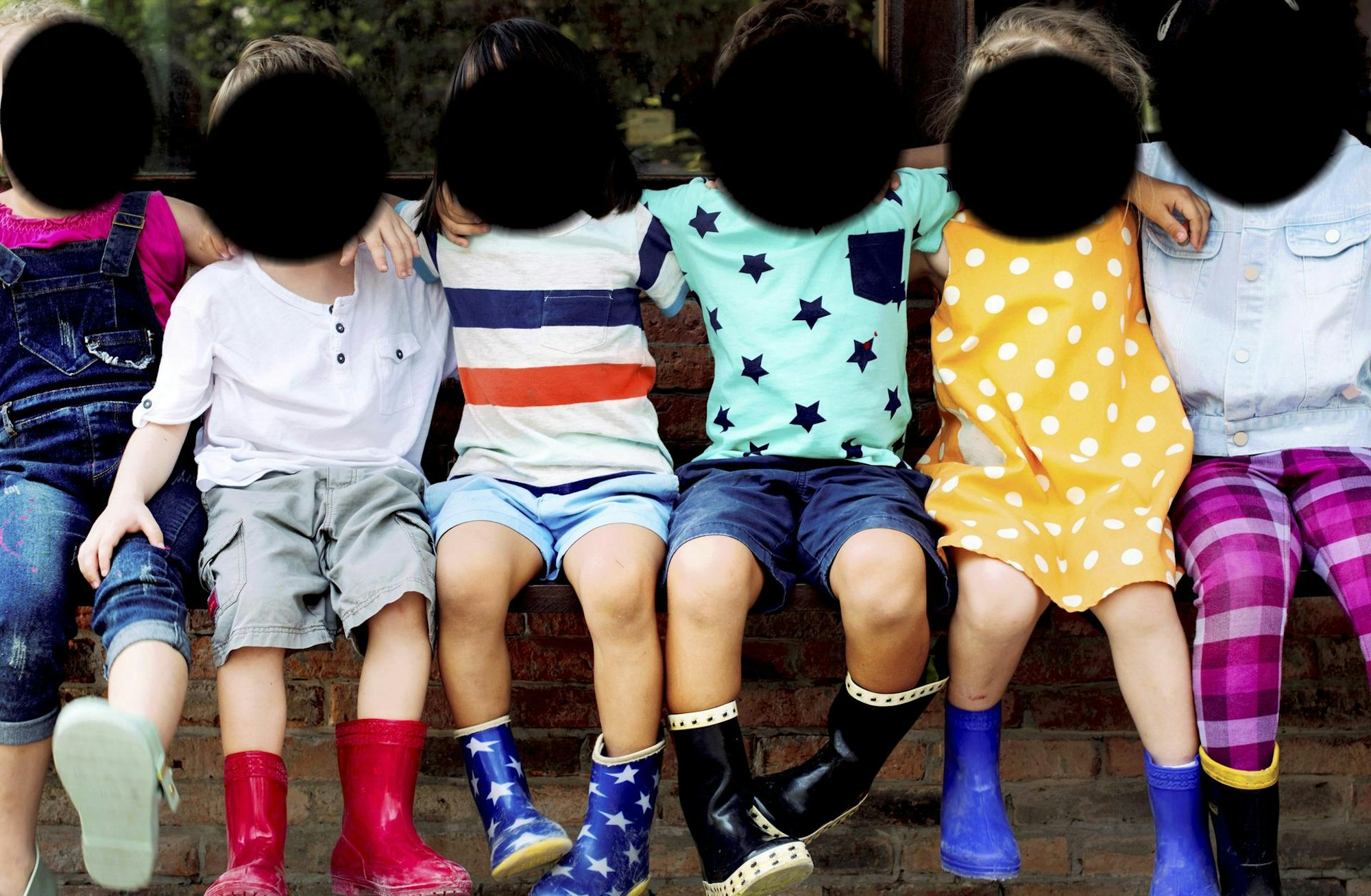 Kinderfoto_Kita_Geschwaerzt