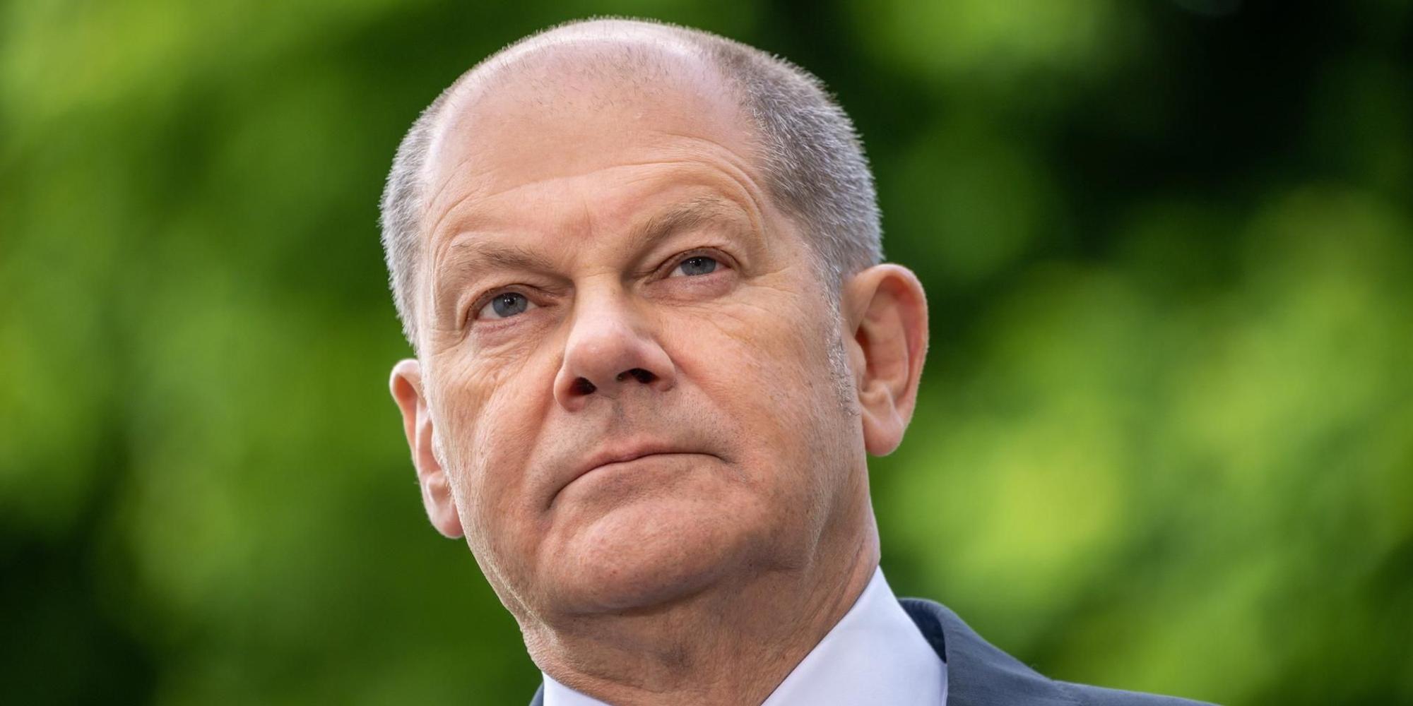 Olaf Scholz vor Ukraine-Resie