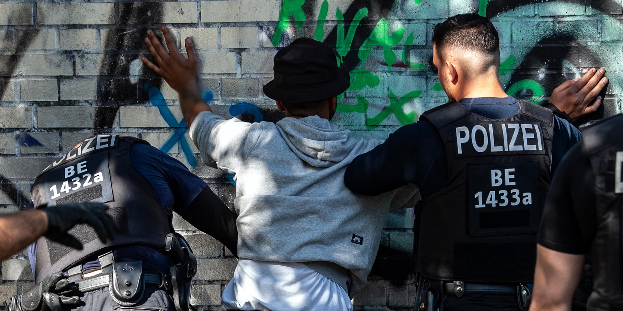 Polizei schwarzer Verdächtiger