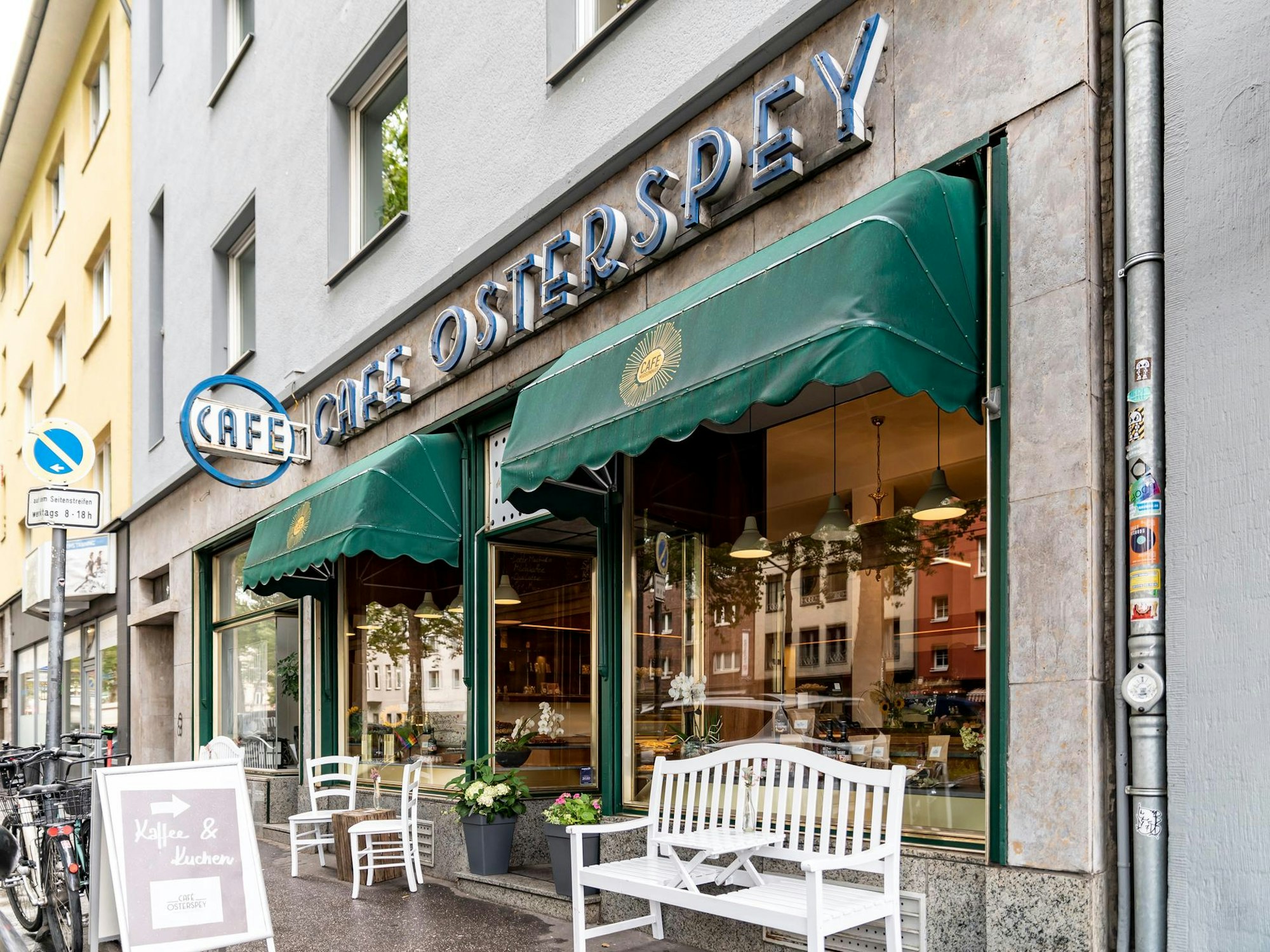 Café Osterspey_ Front_ Roll