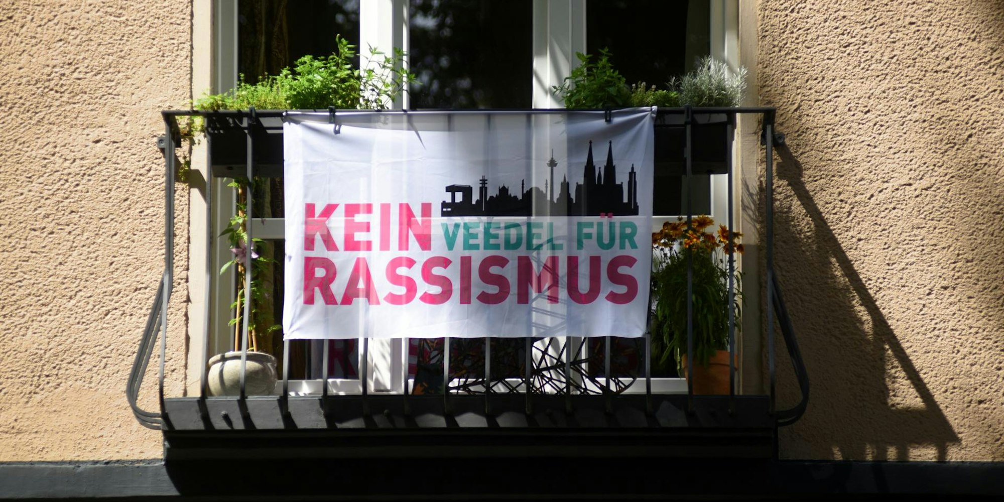 20200728-RAK-FahnenKeinRassismusVeedel-005 (1)