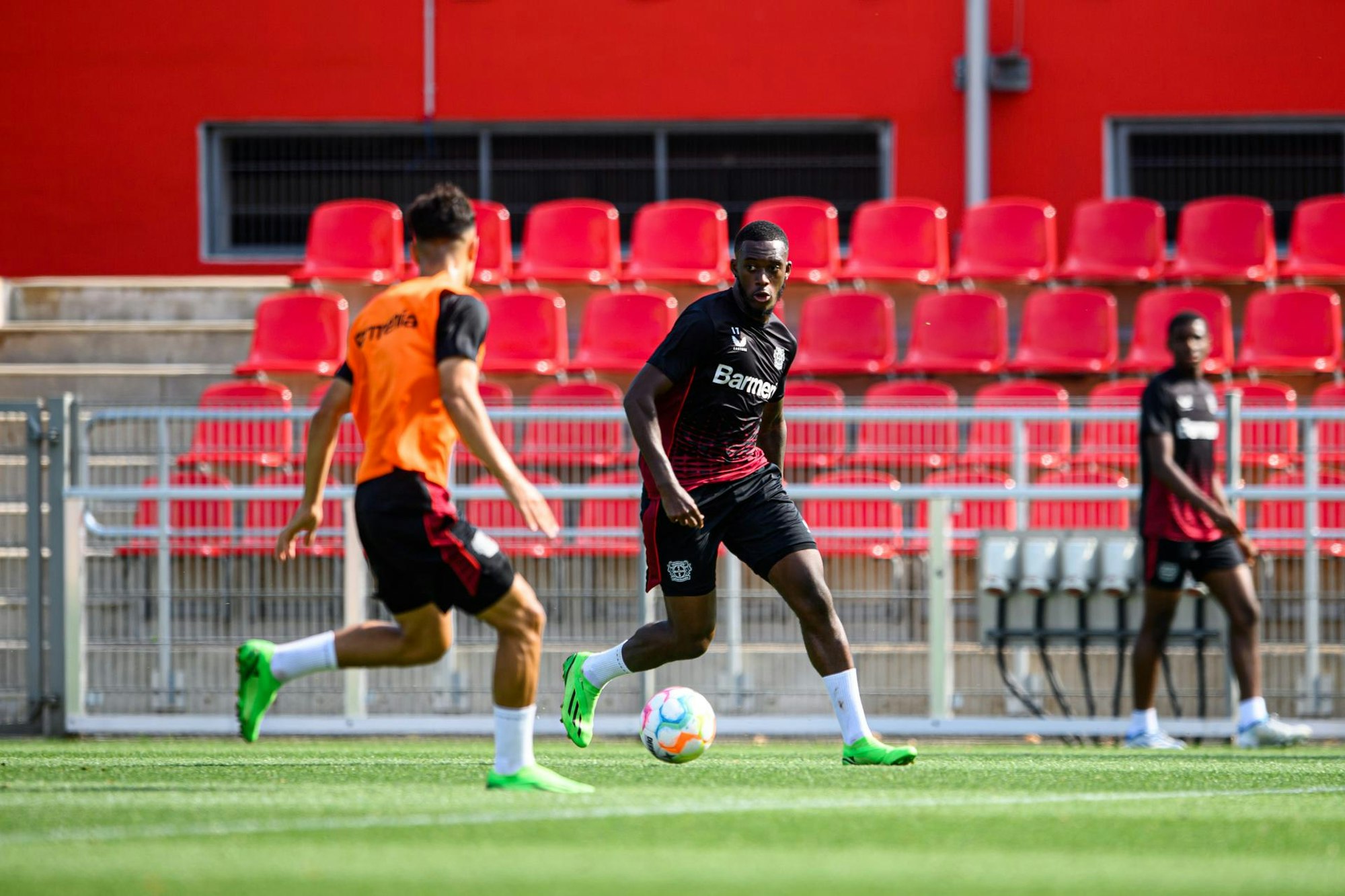 Hudson Odoi training Bayer