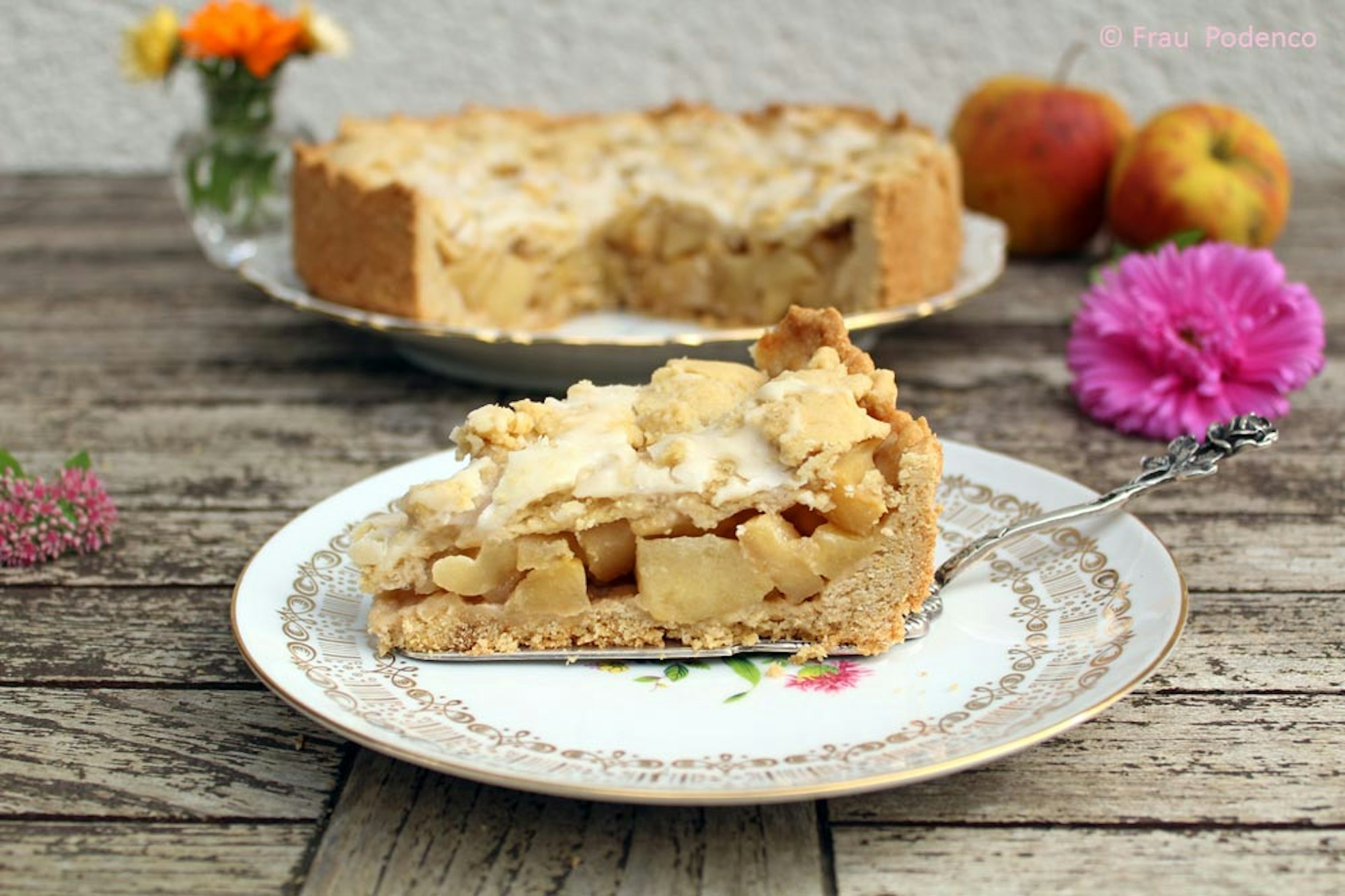 gedeckter-apfelkuchen