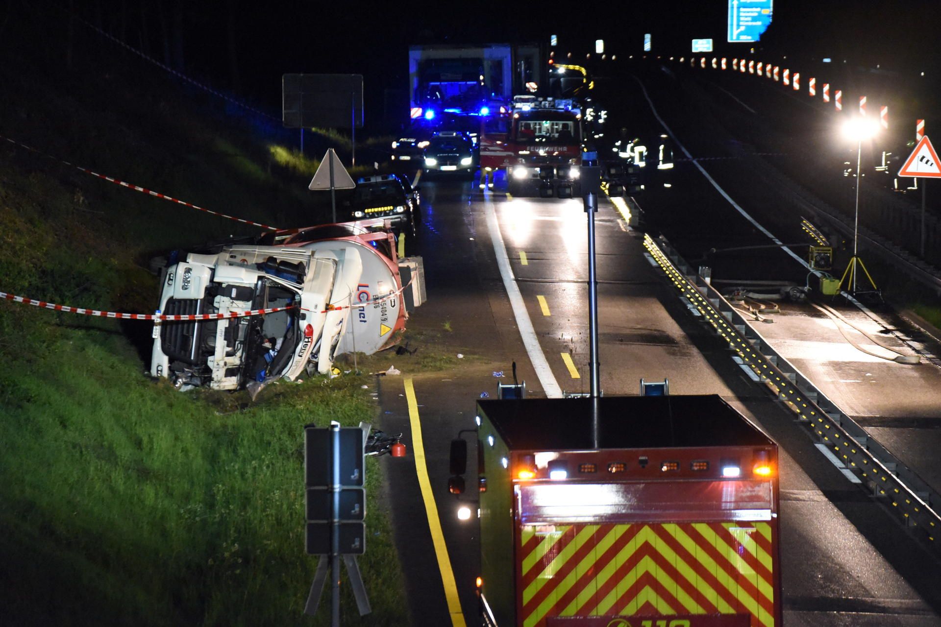 ds_Unfall_A4_Richtung_Koeln_Hoehe_Abfahrt_GM25_R_Olpe_2
