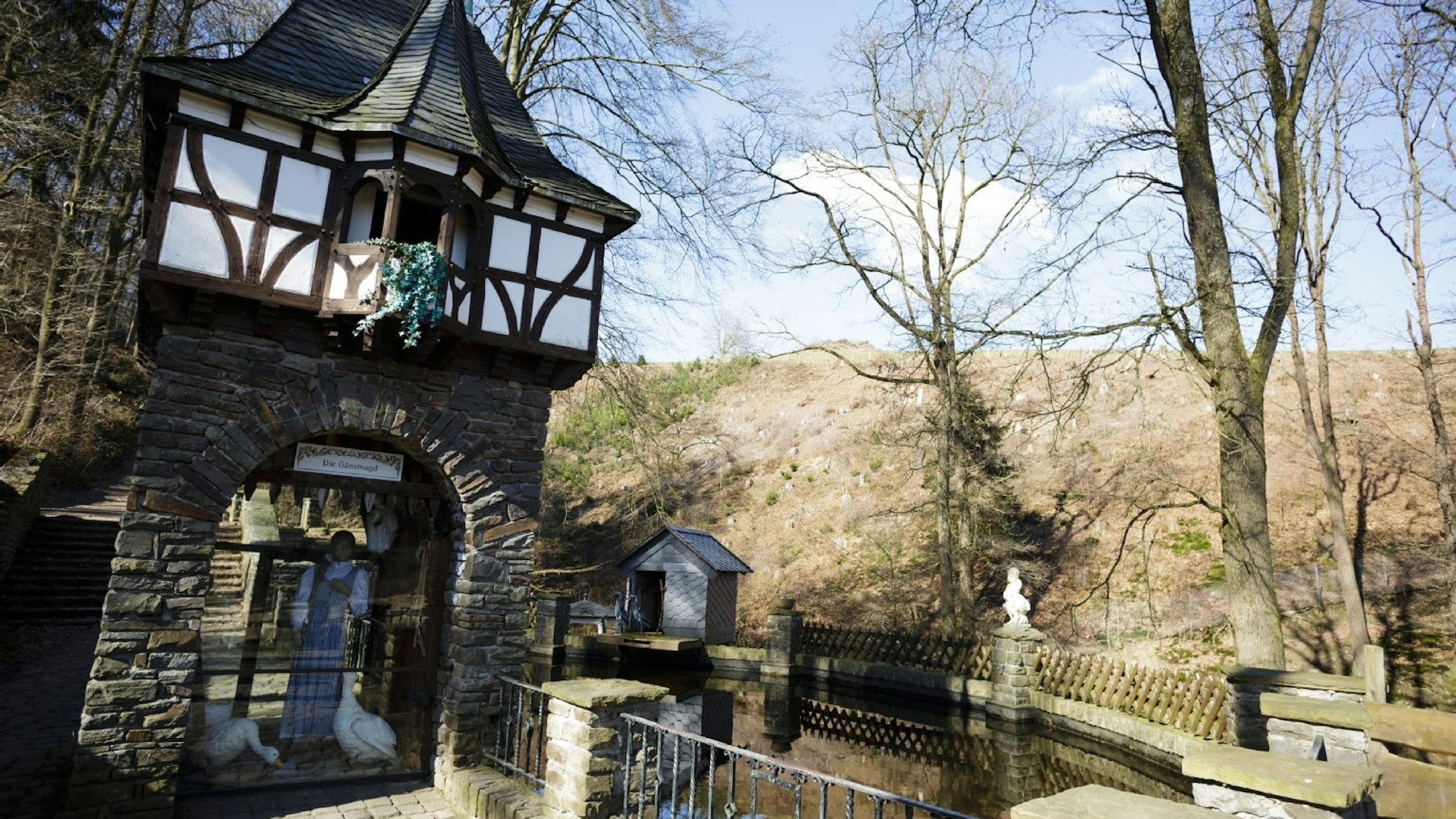 Geheimnisvoll und ein bisschen gruselig: Der Märchenwald in Odenthal-Altenberg.