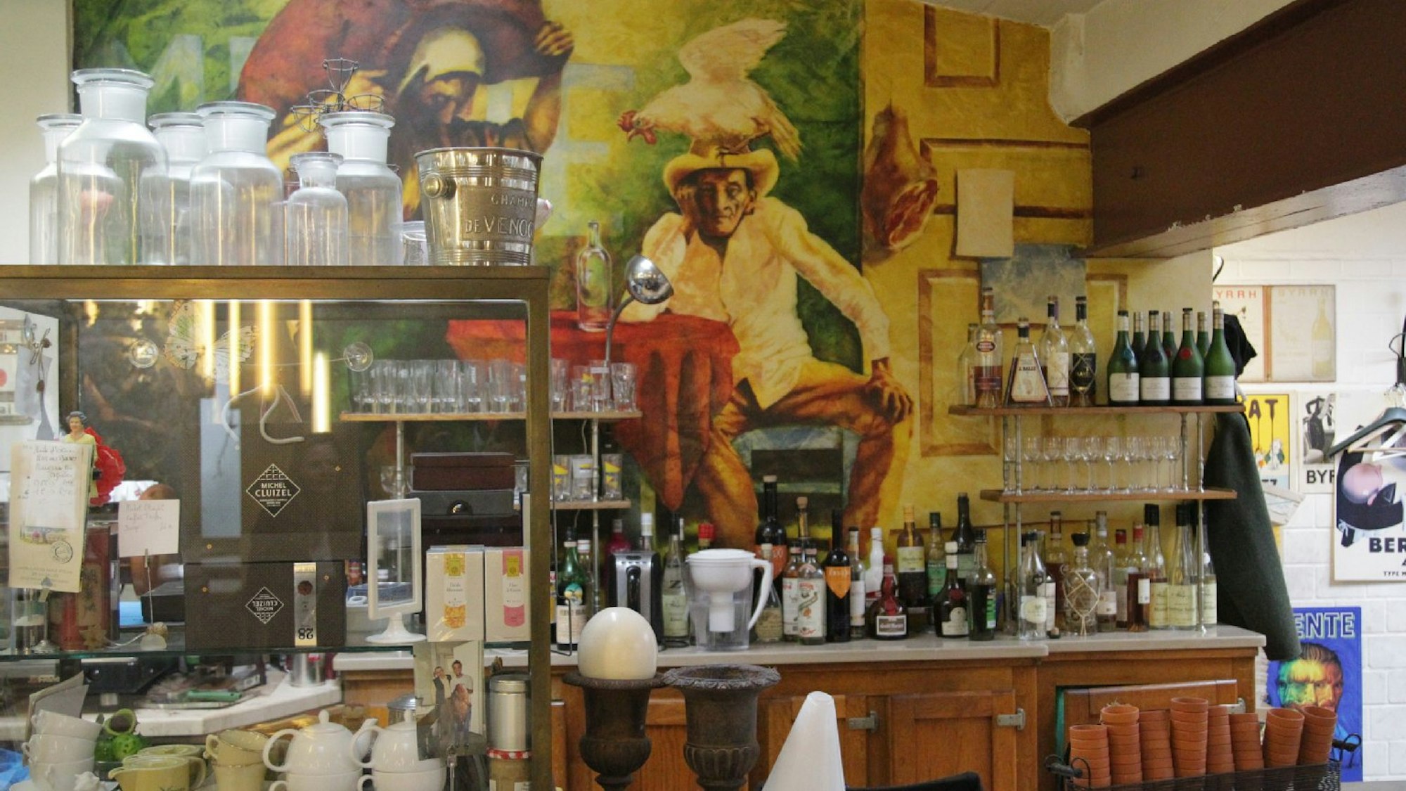 Die Theke in der L'imprimerie im Kölner Stadtteil Bayenthal.