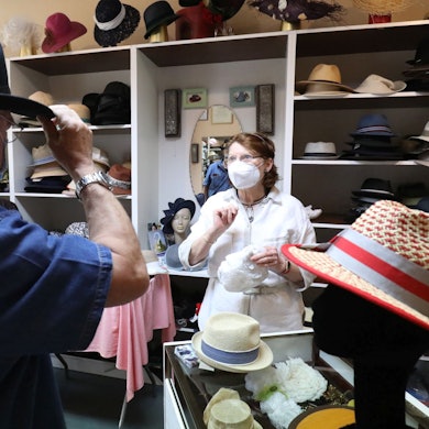 Geschaeftsaufgabe_hut_salon_mertesacker1