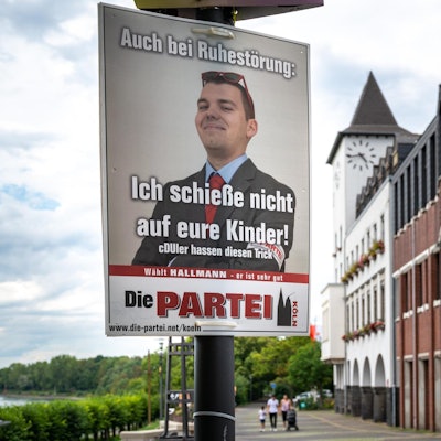 20200821-UWE-DieParteiPlakatPorz-001