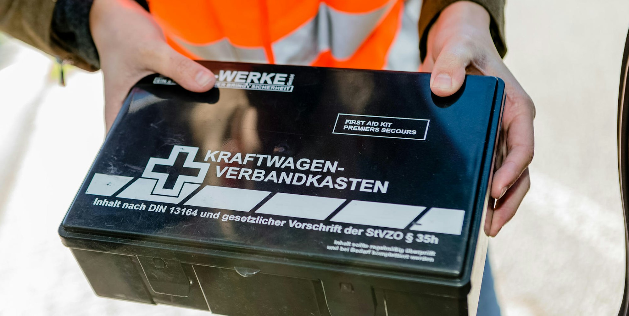 Masken_und_hoehere_S_72124921