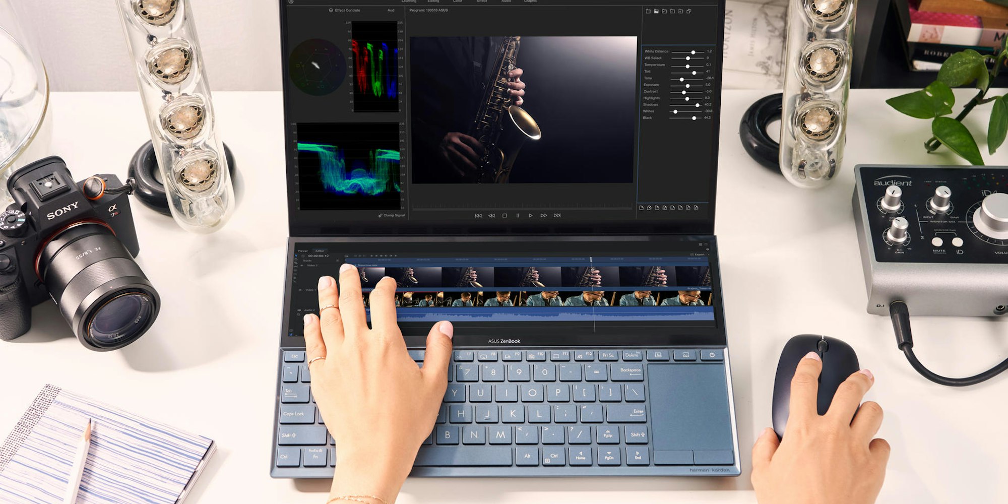 ZenBook Duo_UX481_Scenario Photo_05