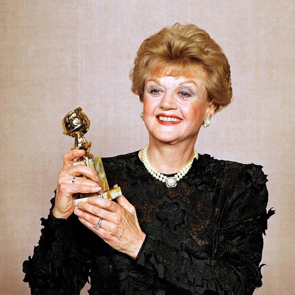 Angela Lansbury 1990 mit ihrem Golden Globe für „Mord ist ihr Hobby“.