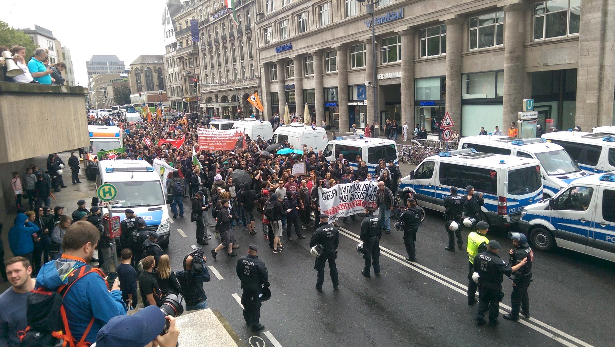 Antifa-Demo Dom