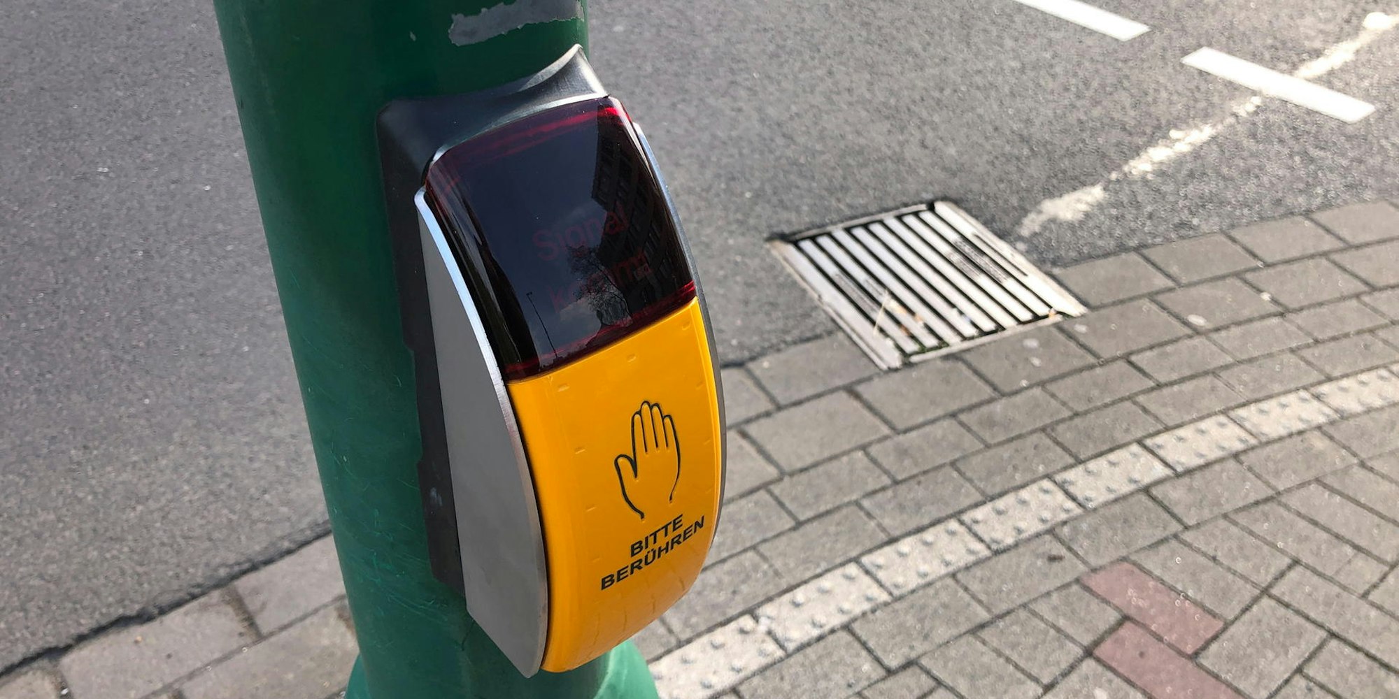 ampel-knopf-LE-leverkusen08042021IMG_3350