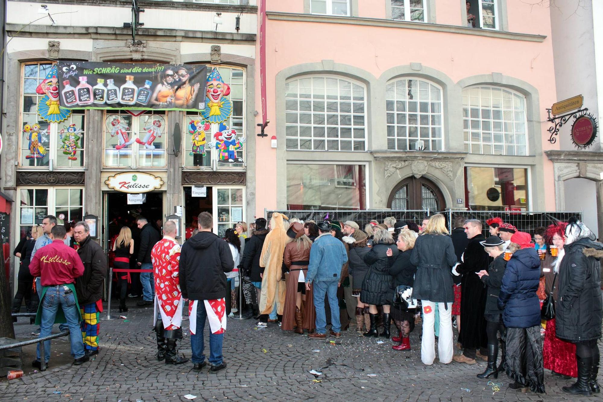 Kulisse_Karneval_Schlange