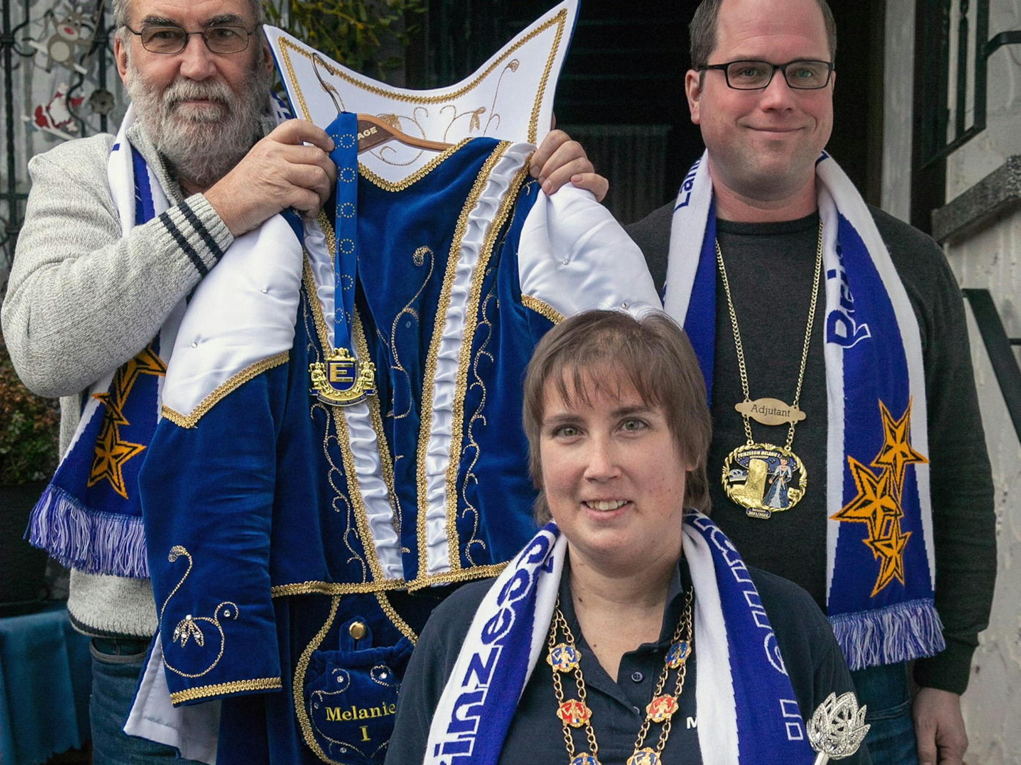 Prinzessin_Melanie_mit_Adjutanten