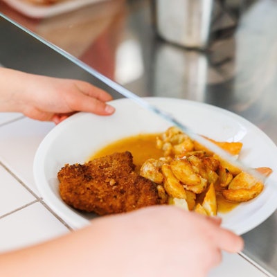 Schulessen Freiburg dpa 191022