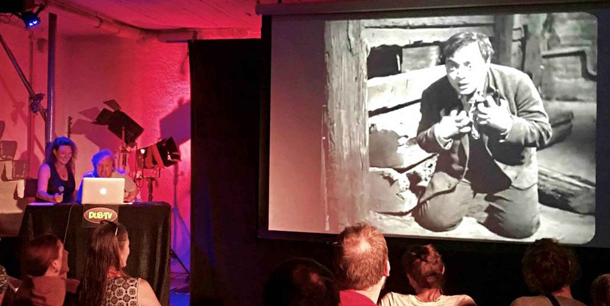 Leinwand Dub-TV Ehrenfeld