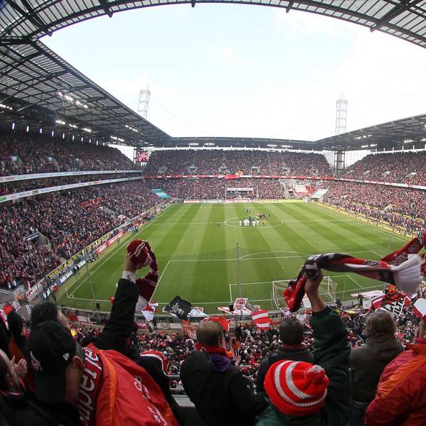 rhein-emergie-stadion-fans