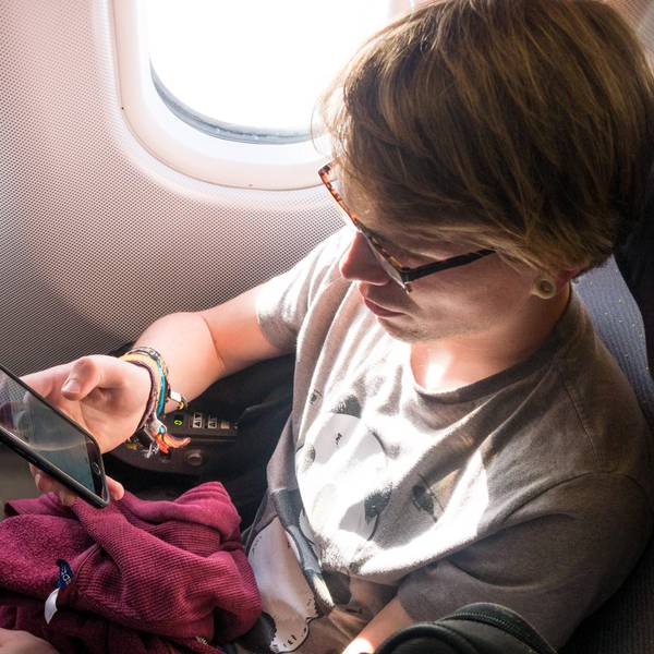 passagier_flugzeug_smartphone_imago