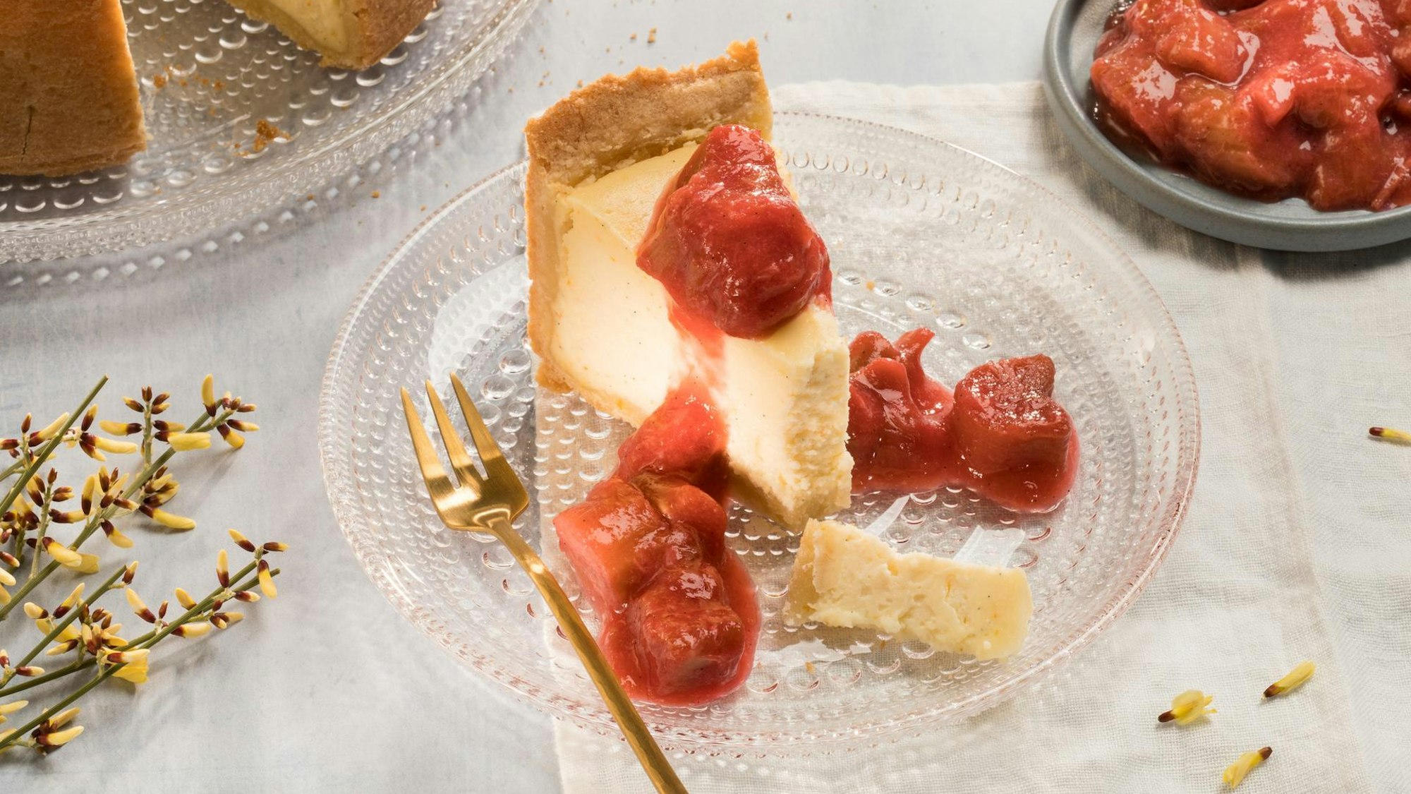 Ricottakuchen mit Rhabarberkompott