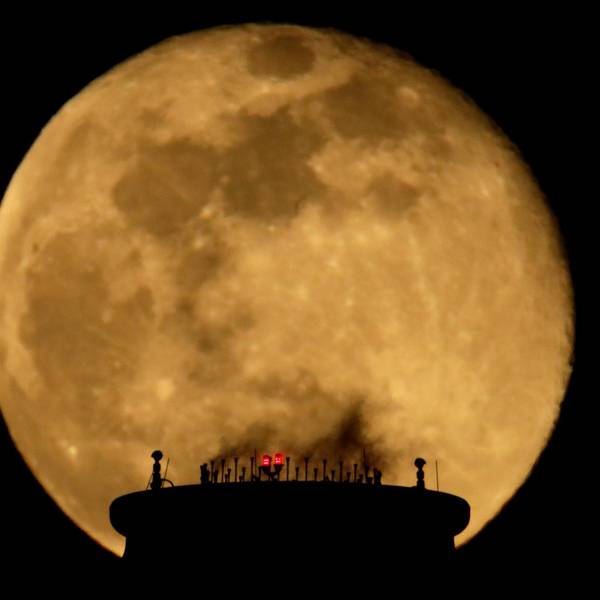 Mond Ufos neu