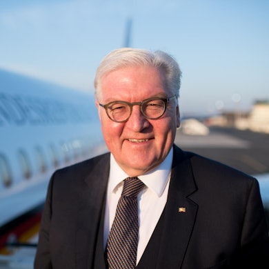Steinmeier vor Flugzeug