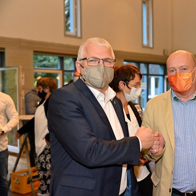 Luhr_20200927_32575_2