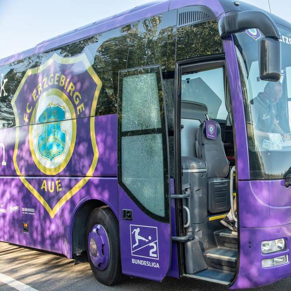 aue_mannschaftsbus