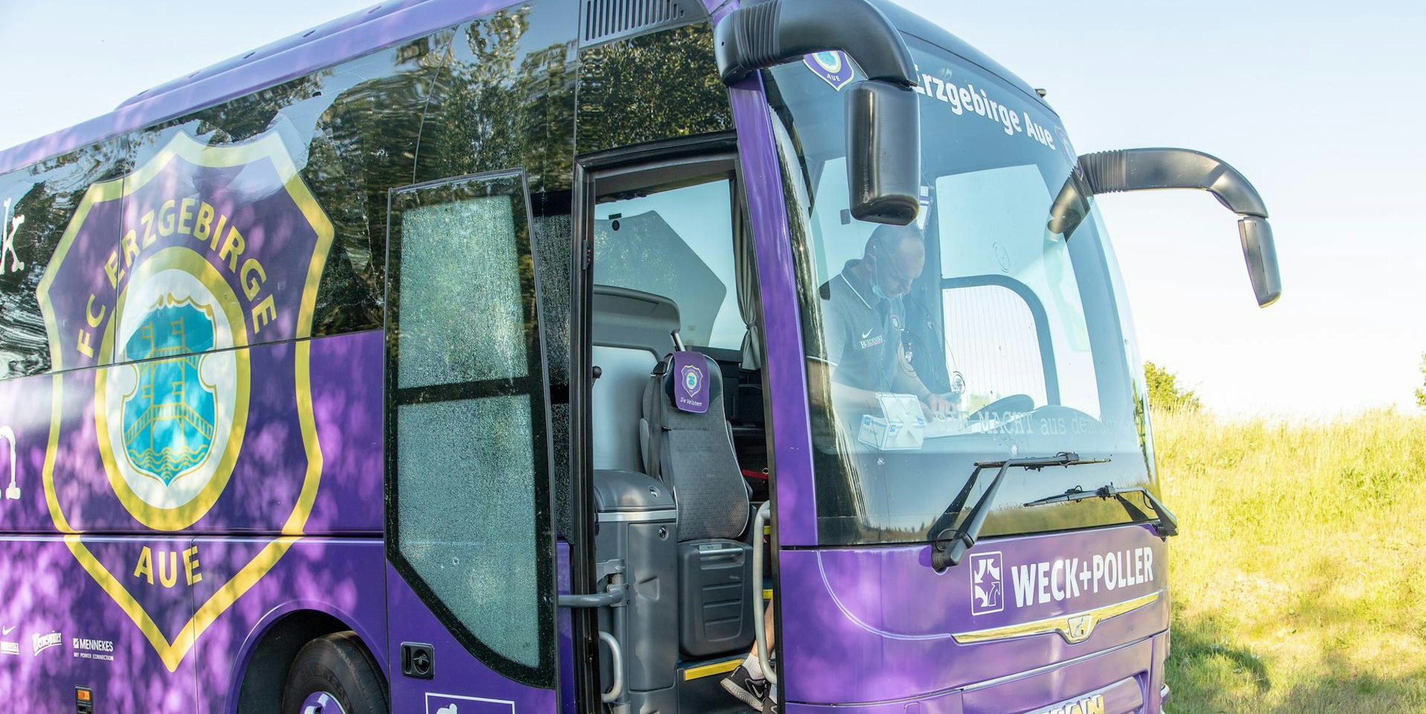 aue_mannschaftsbus