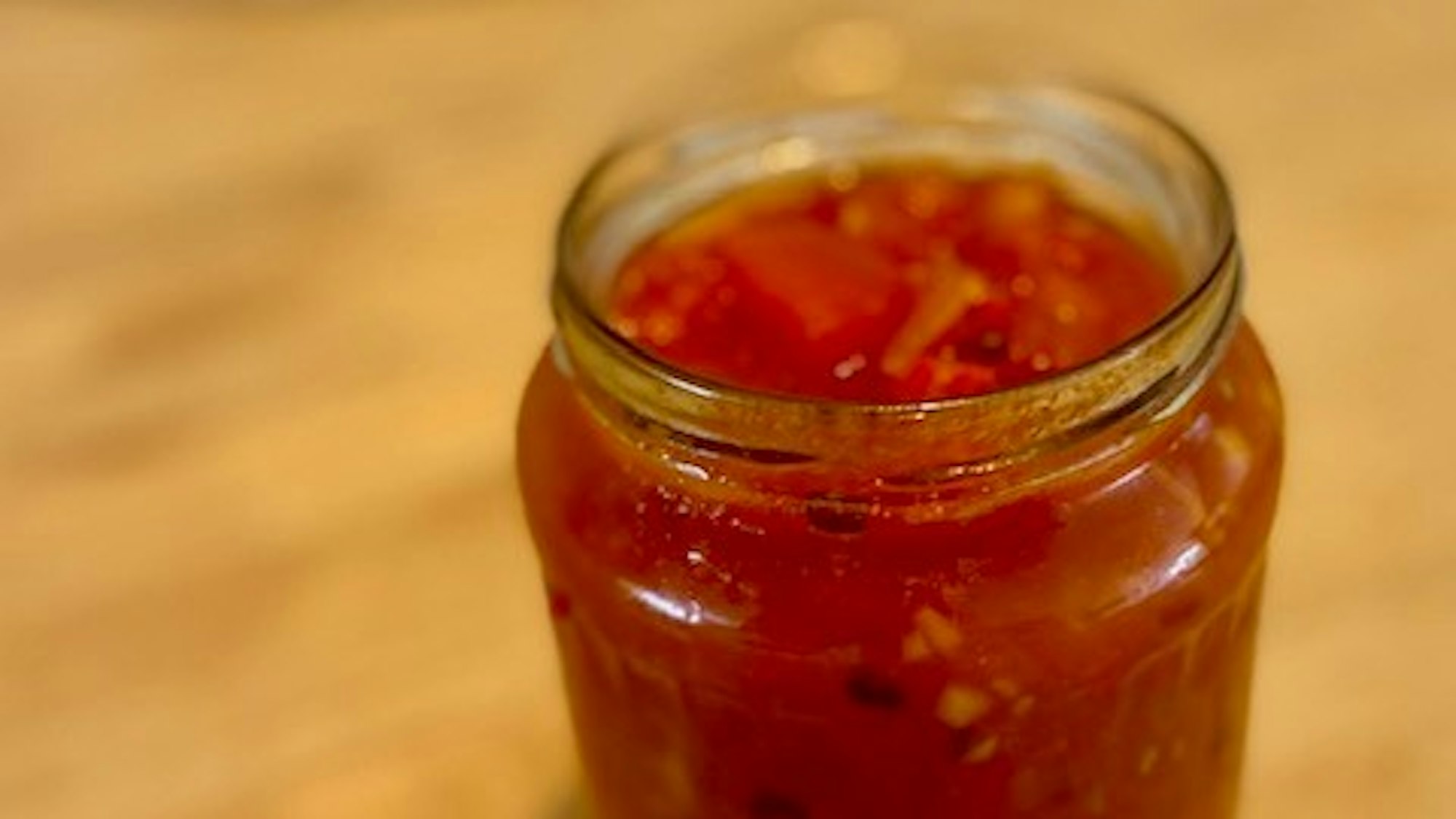 Melonen-Chutney in einem Einmachglas