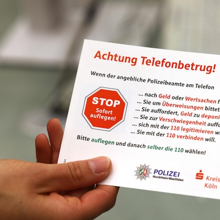Telefonbetrug Polizei dpa