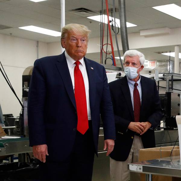 Trump Fabrik Wattestäbchen