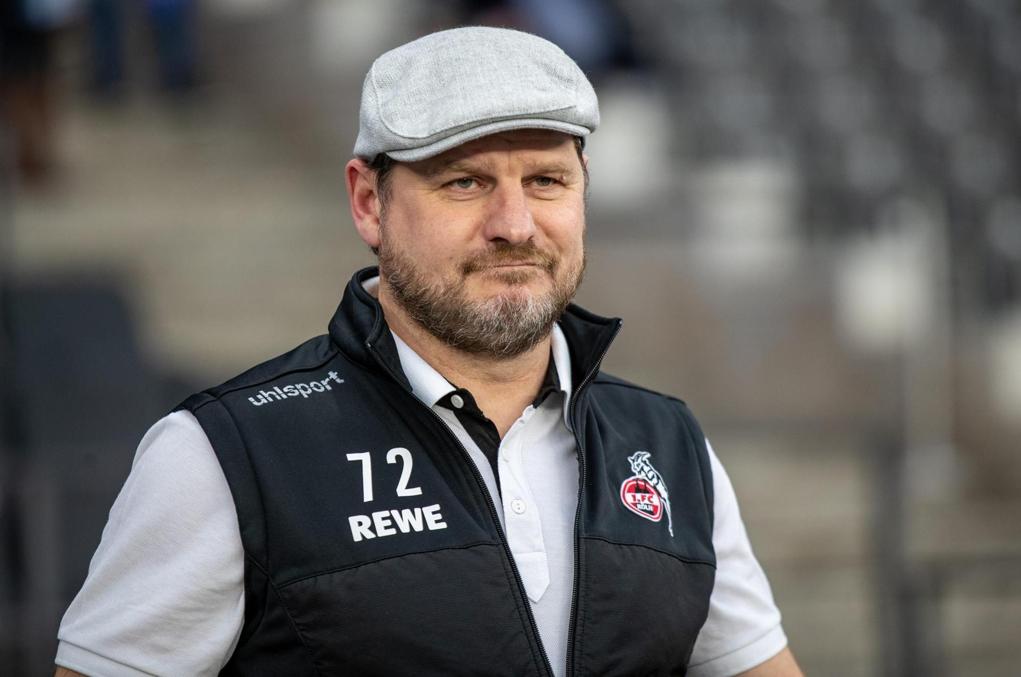 Baumgart lächelt