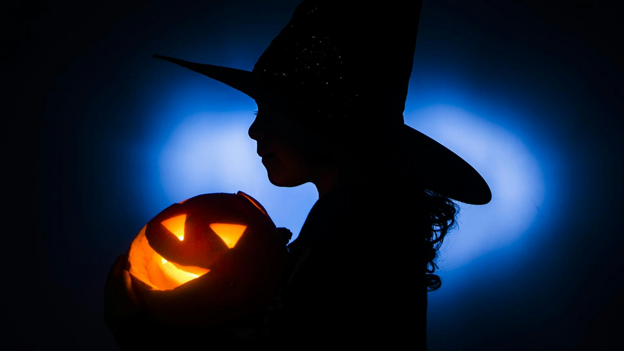 Kinderhexe an Halloween