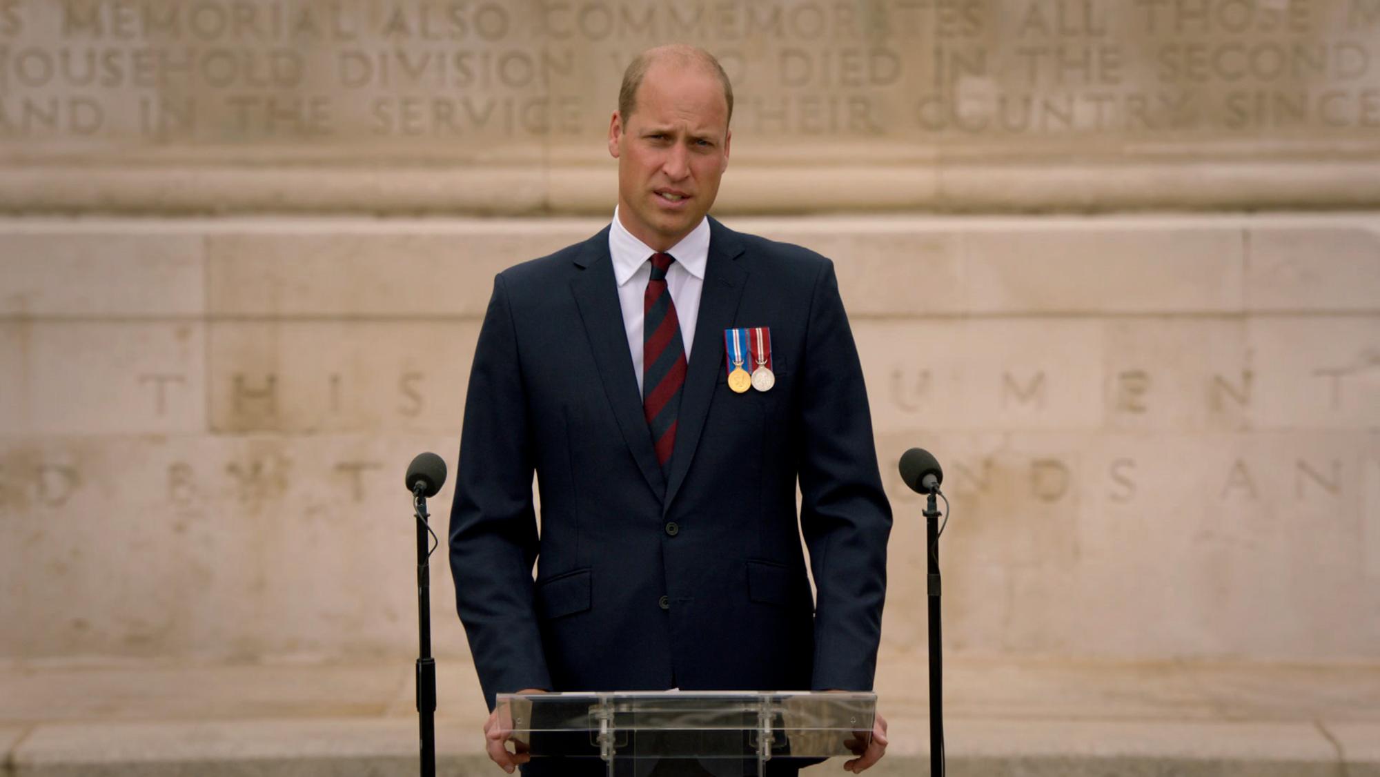 Prinz William hält eine Rede.