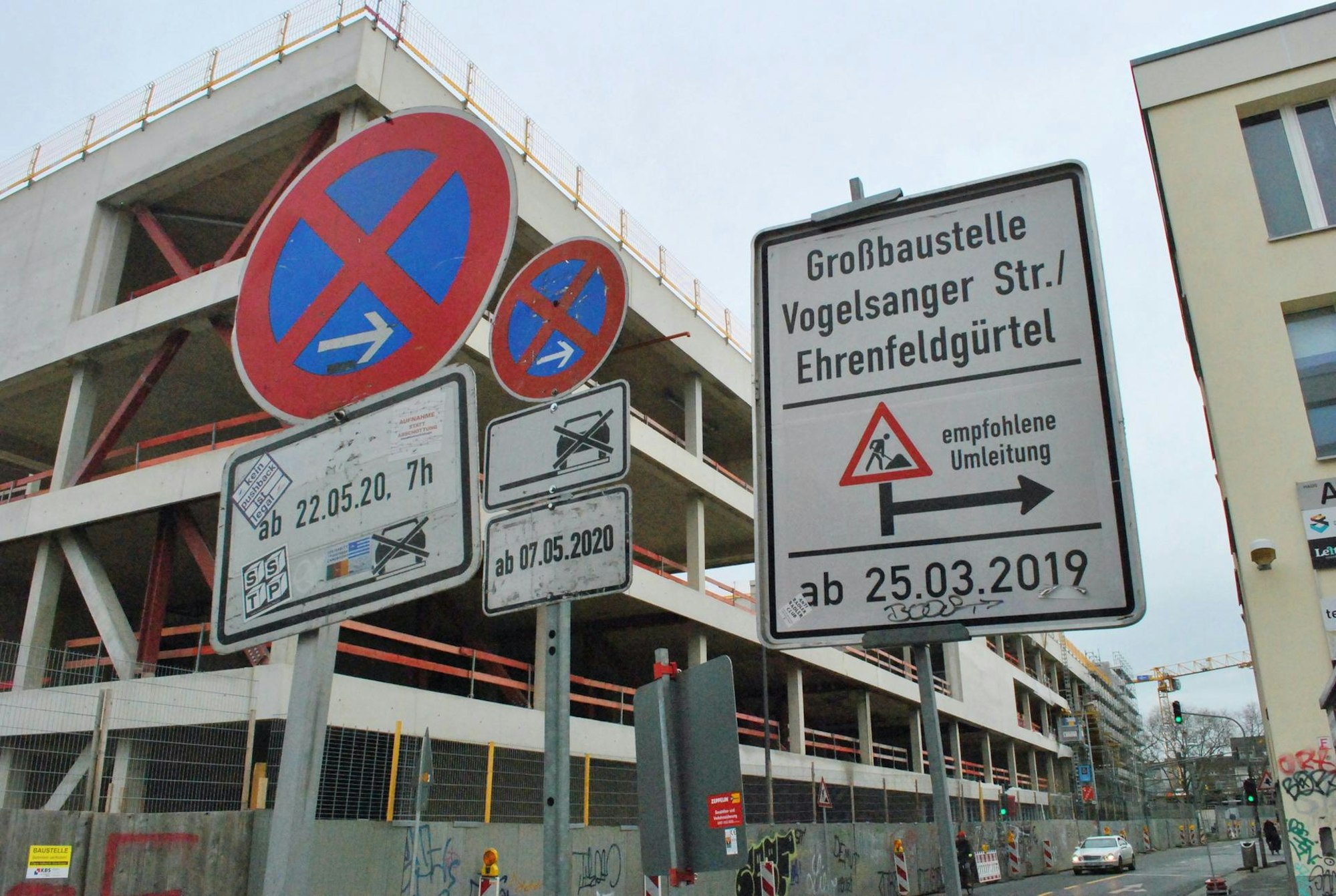 Schilder in Efeld nicht abgeholt