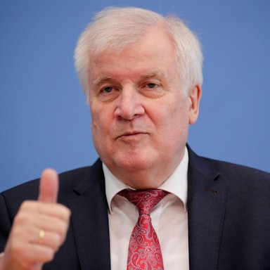 Seehofer Daumen hoch