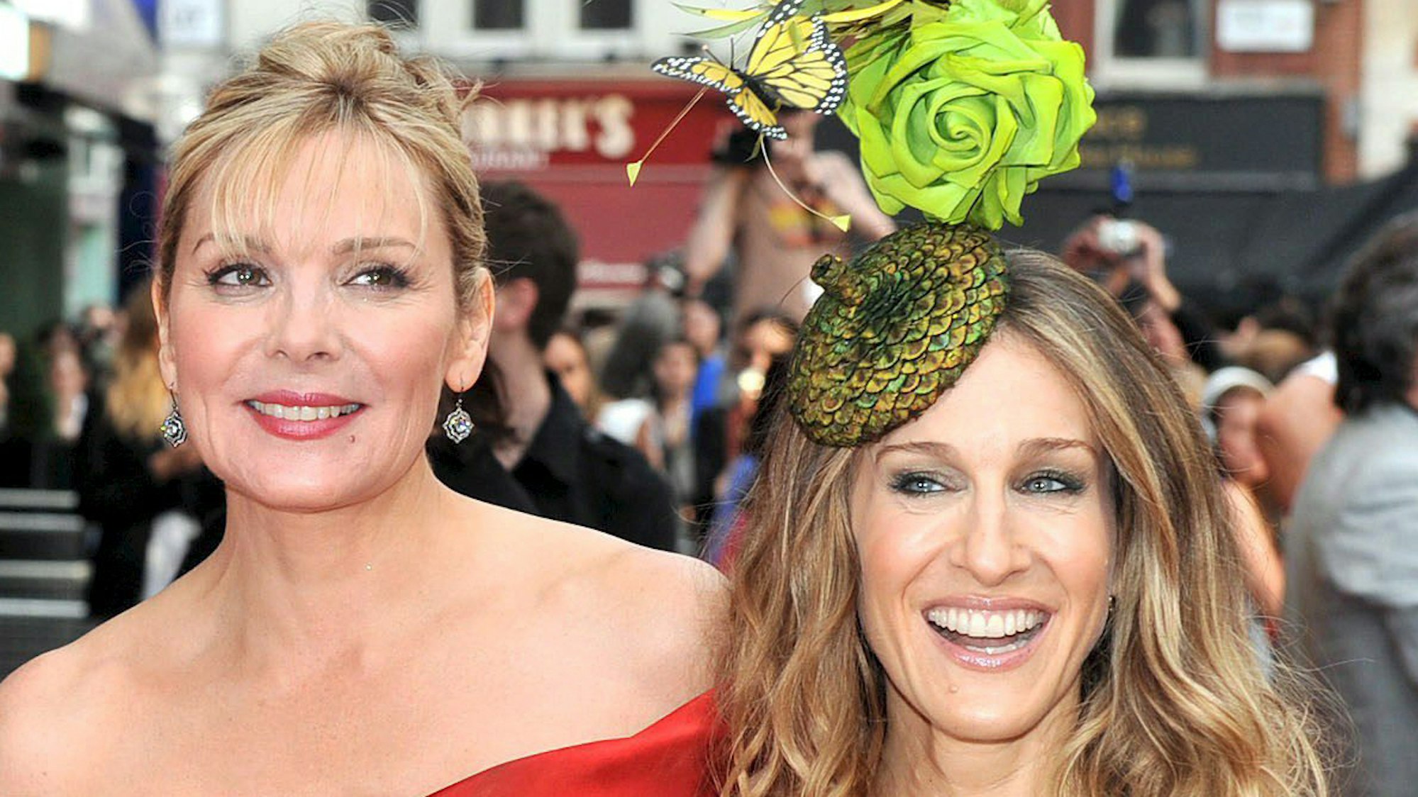 Kim Cattrall und Sarah Jessica Parker bei der Premiere von Sex and the City in London.