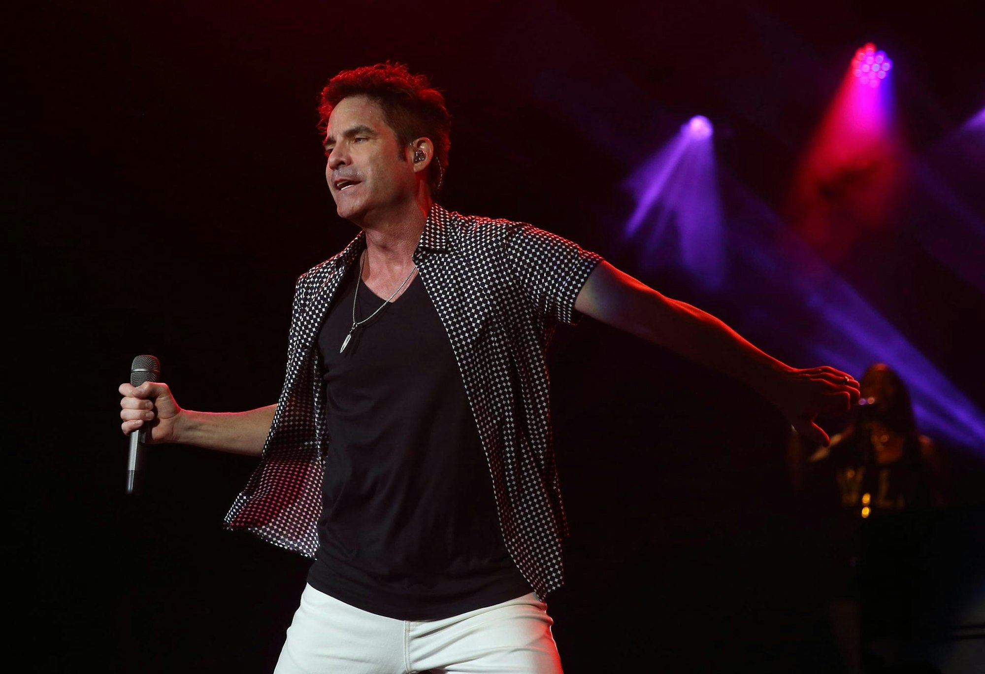 Train_in_concert_45931464