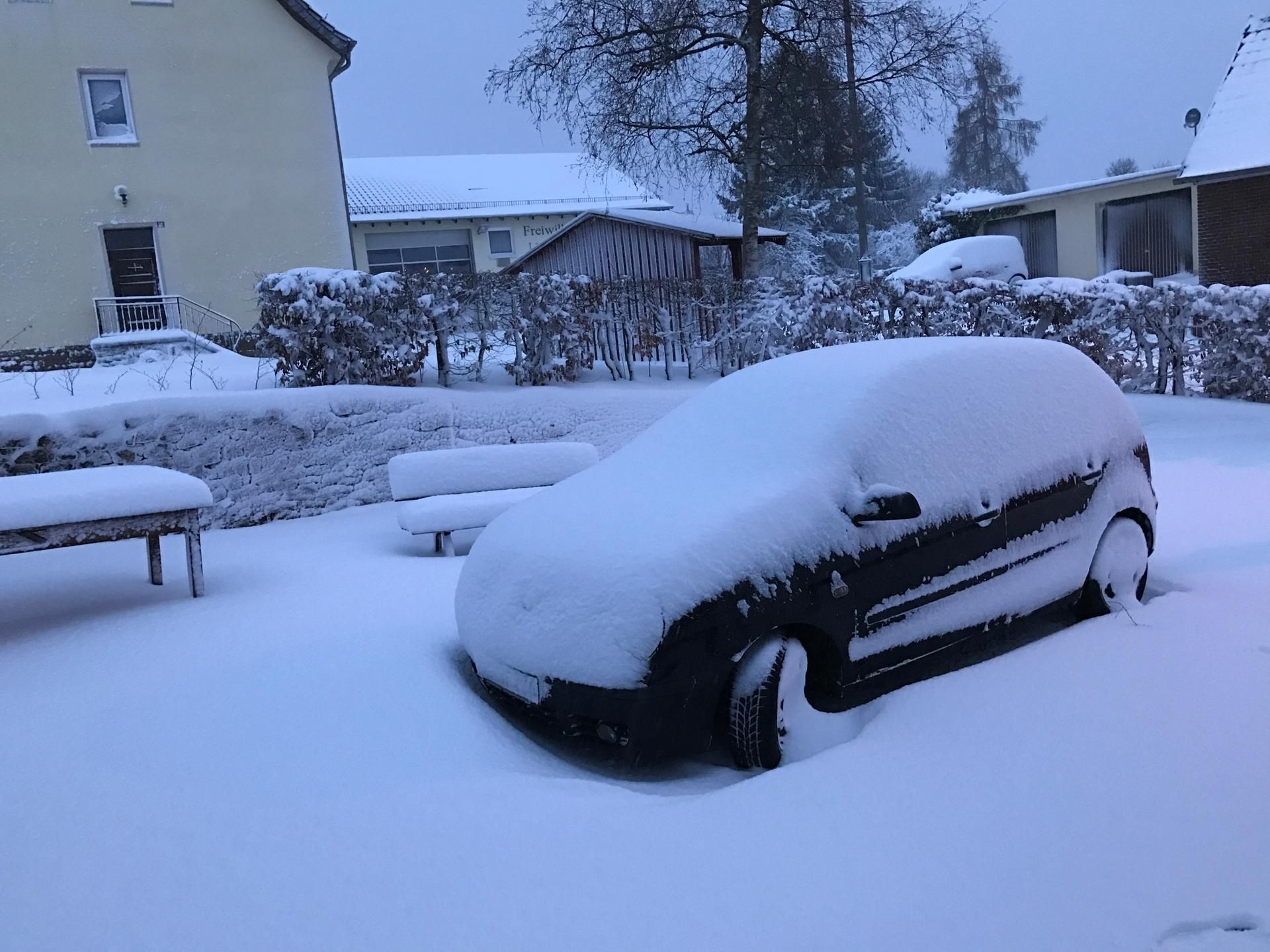 SchneeEifelAuto