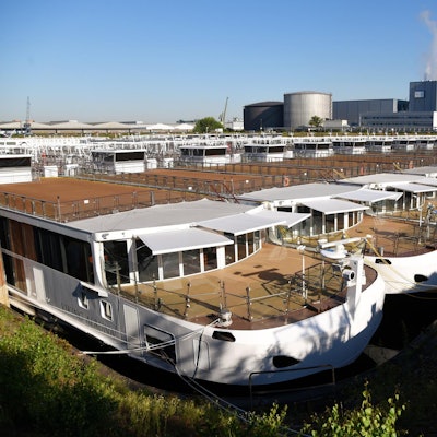 20200807-RAK-FlusskreuzfahrtschiffHafenNiehl-011