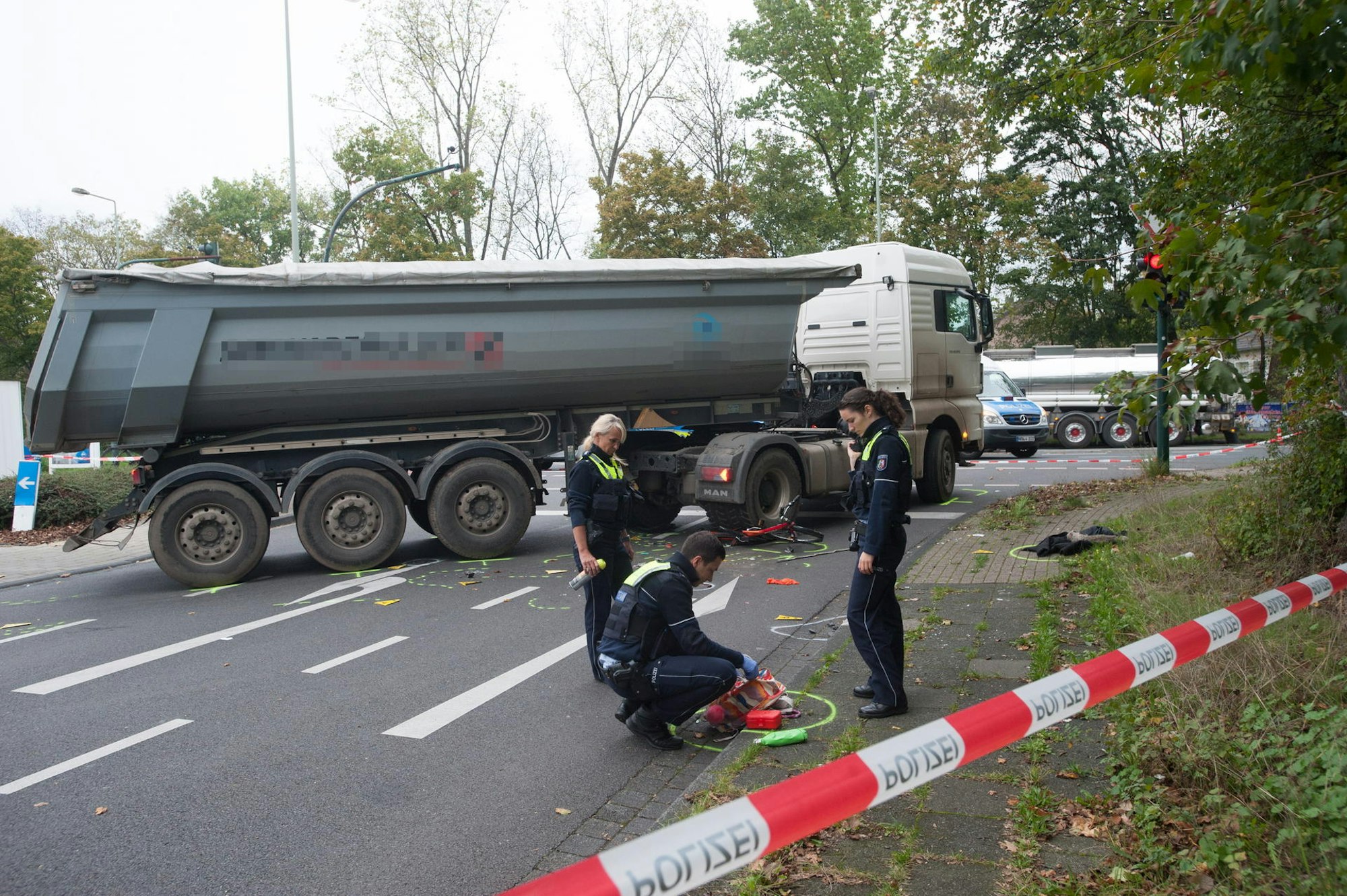 leverkusen-unfall-langgaesser-str--ALF_8017