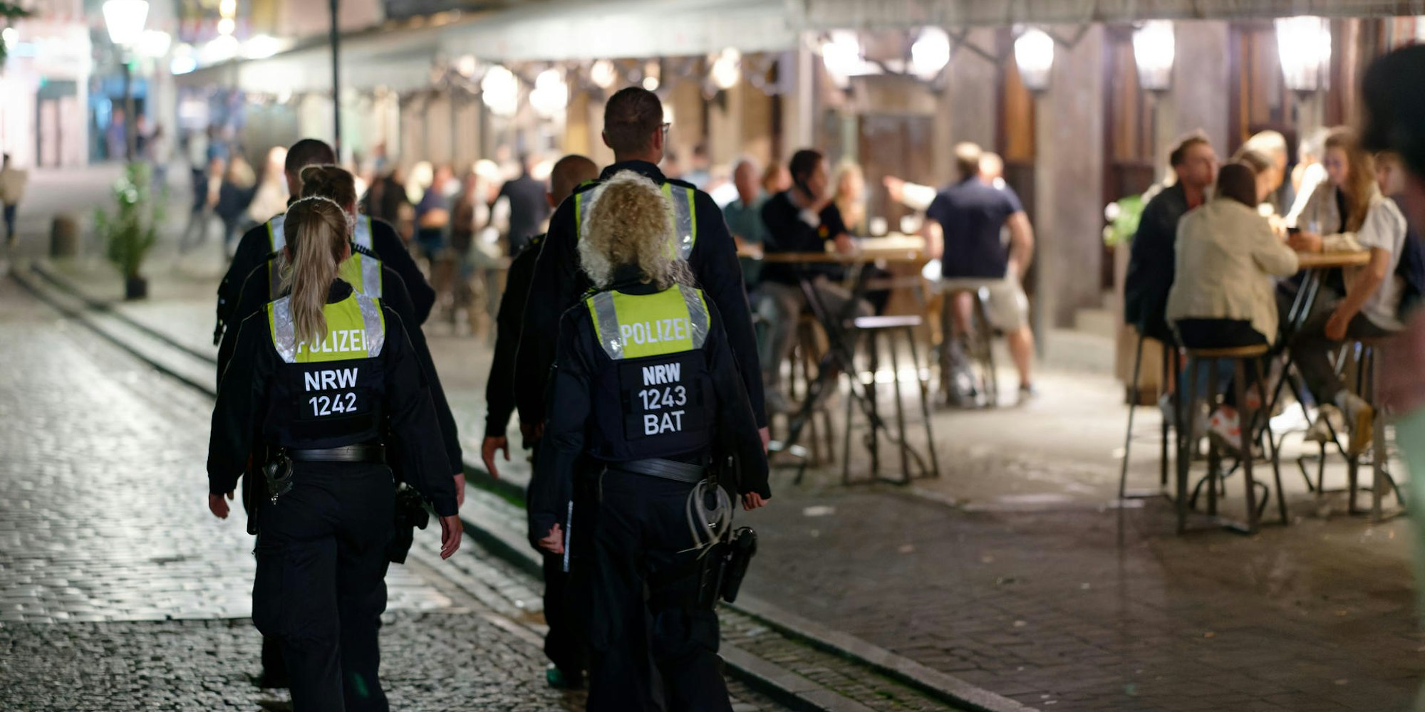 Altstadt Düsseldorf Messerattacke Festnahme