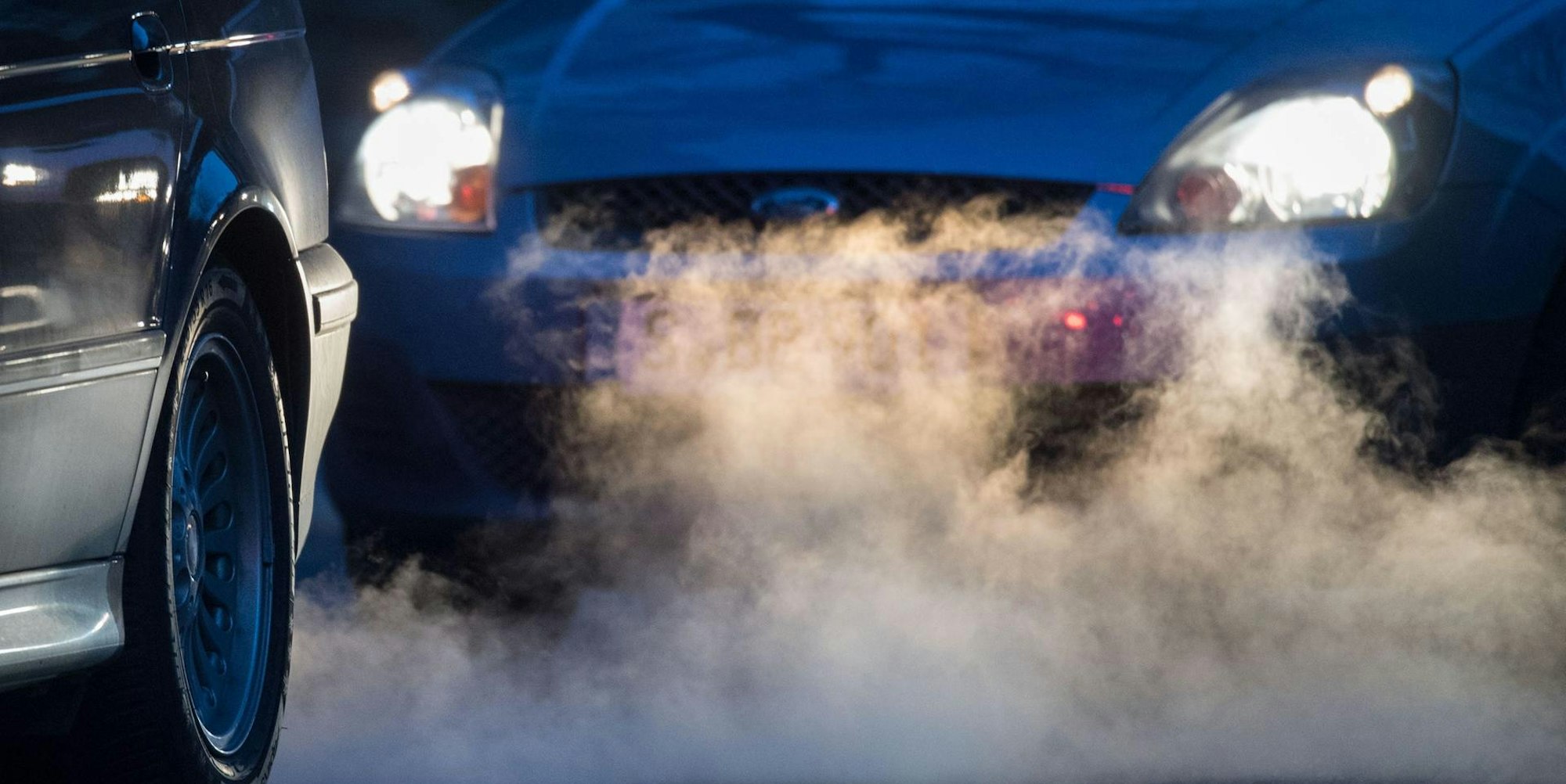 Verbrenner Auto Auspuff