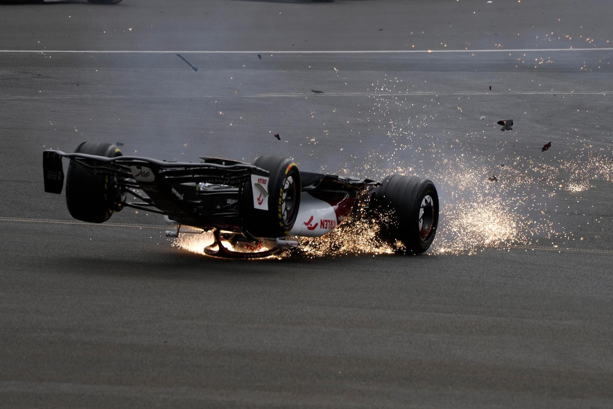 Zhou Unfall Silverstone