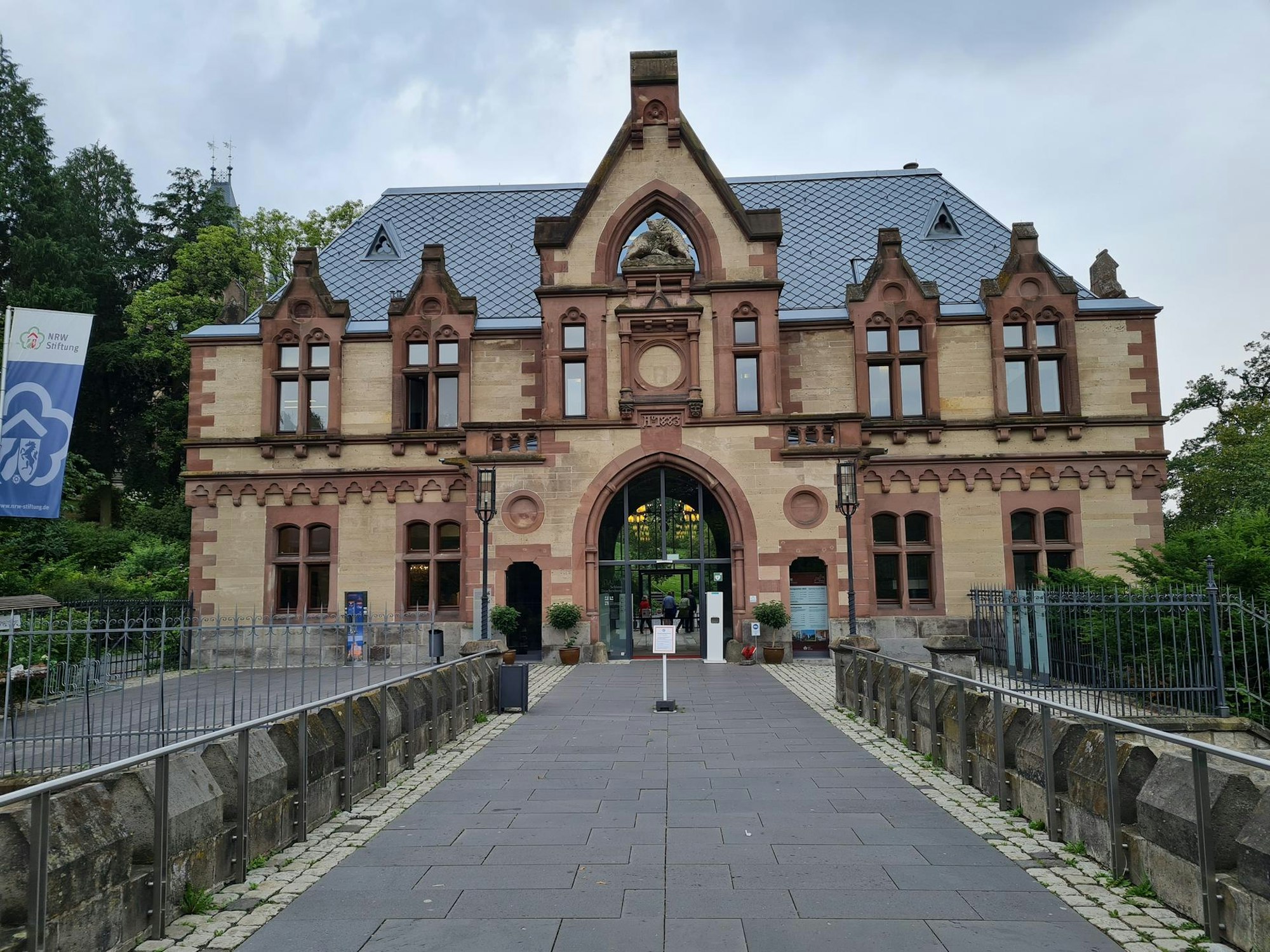 Rheinsteig Schloss Drachenburg