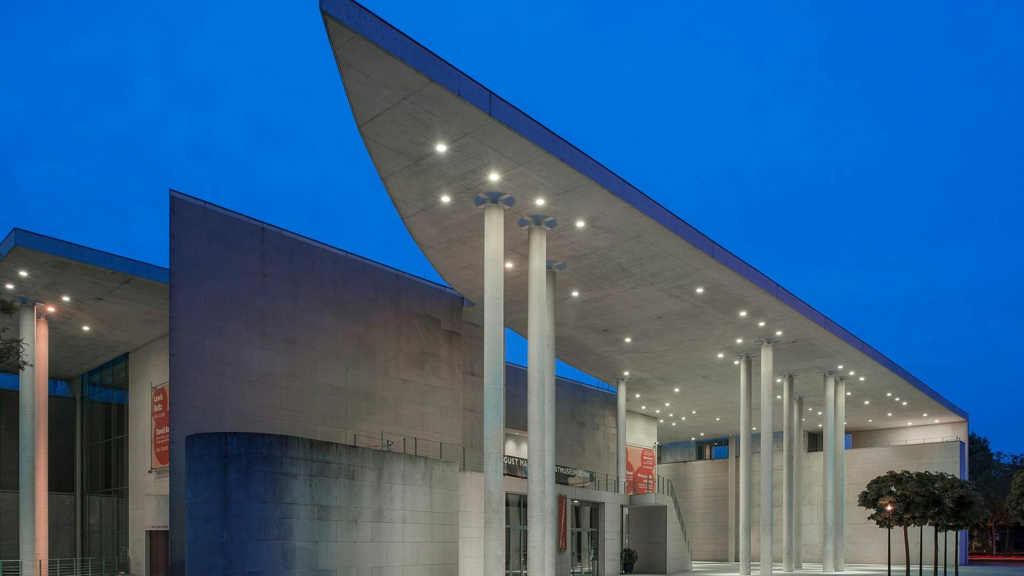 Das Kunstmuseum Bonn bei Nacht