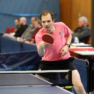 Gianluca Walther grüner Tisch