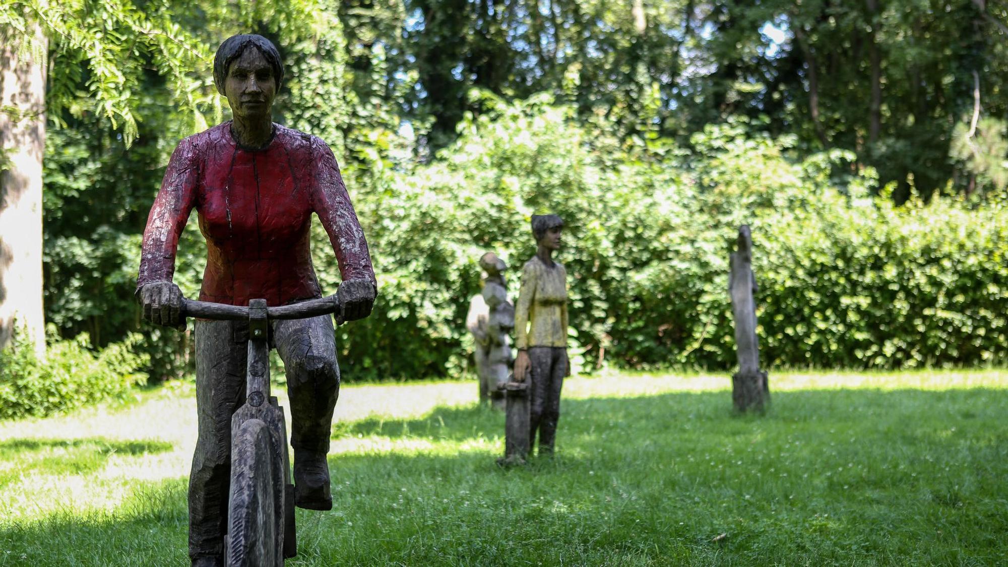 Skulpturen im Schlosspark Stammheim am Rhein